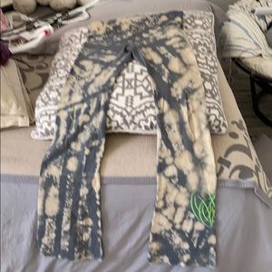 Bell bottom leggings